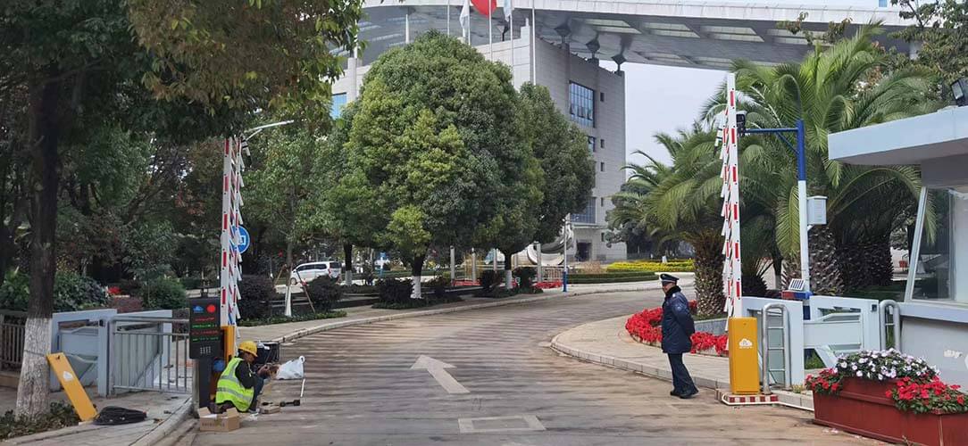 車牌識別道閘一體機：集成創(chuàng)新，打造無縫停車解決方案